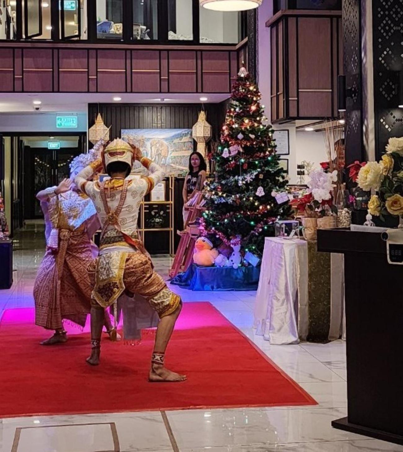 The Experience Walking Street Chiang Mai Hotel Bagian luar foto