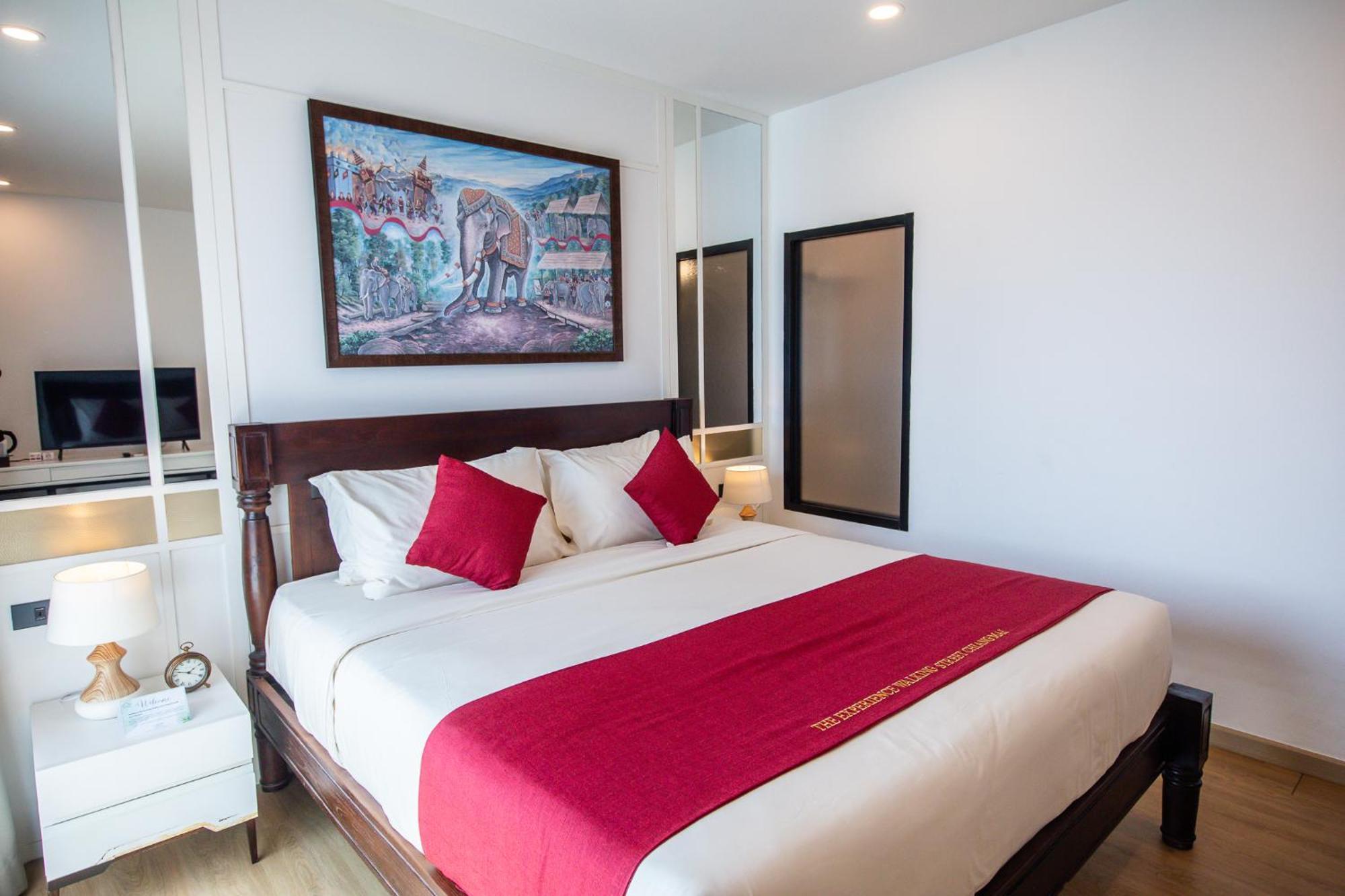 The Experience Walking Street Chiang Mai Hotel Bagian luar foto