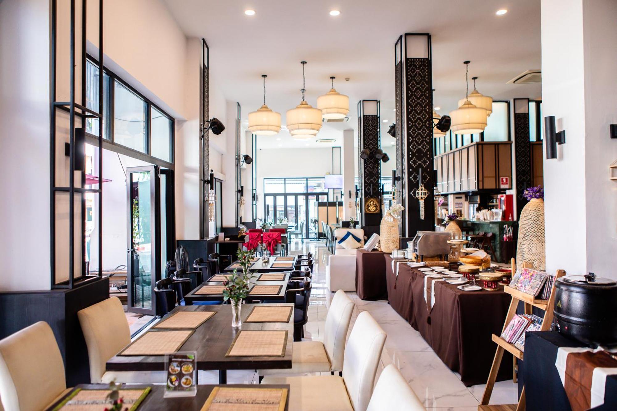 The Experience Walking Street Chiang Mai Hotel Bagian luar foto