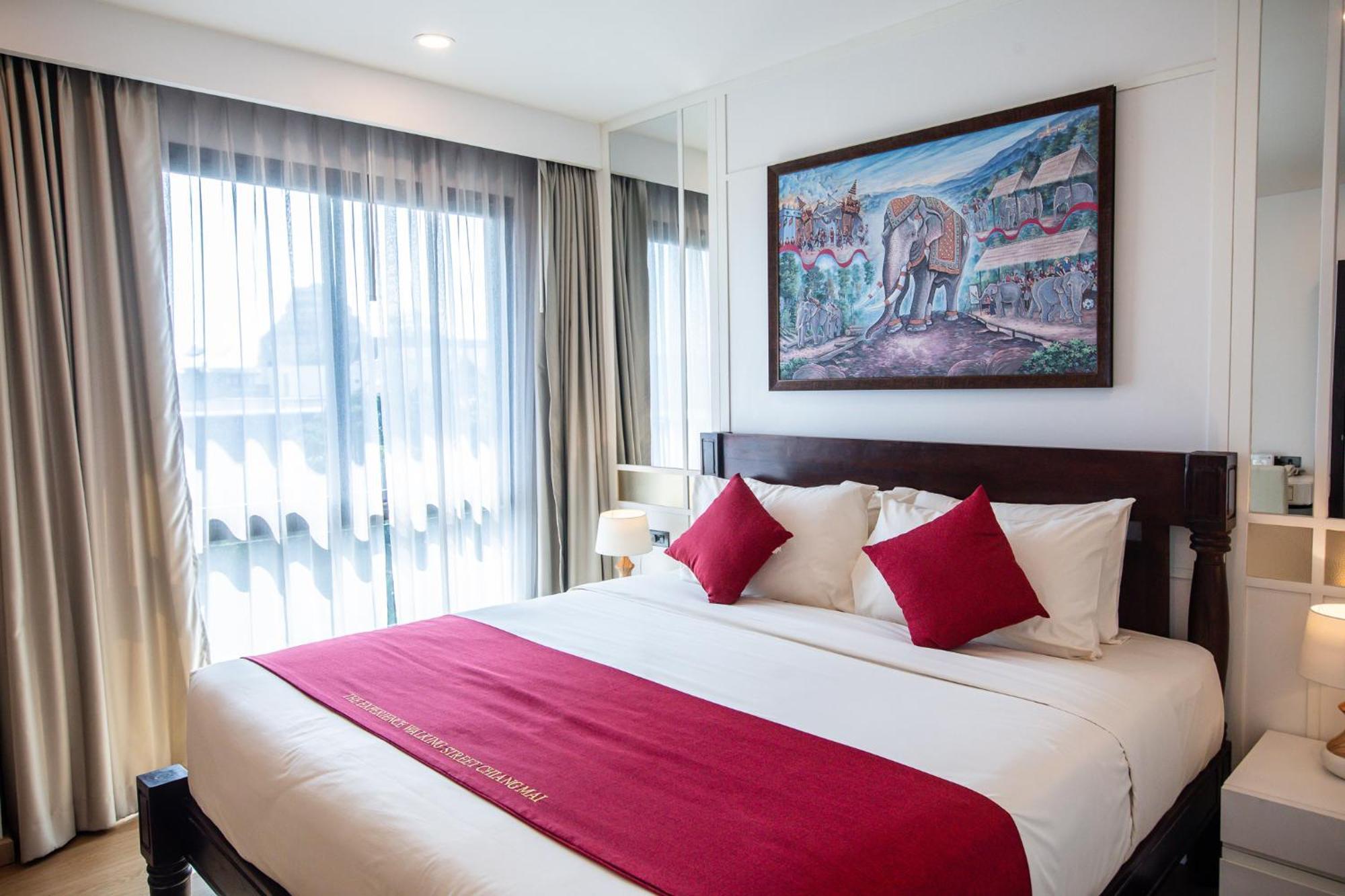 The Experience Walking Street Chiang Mai Hotel Bagian luar foto