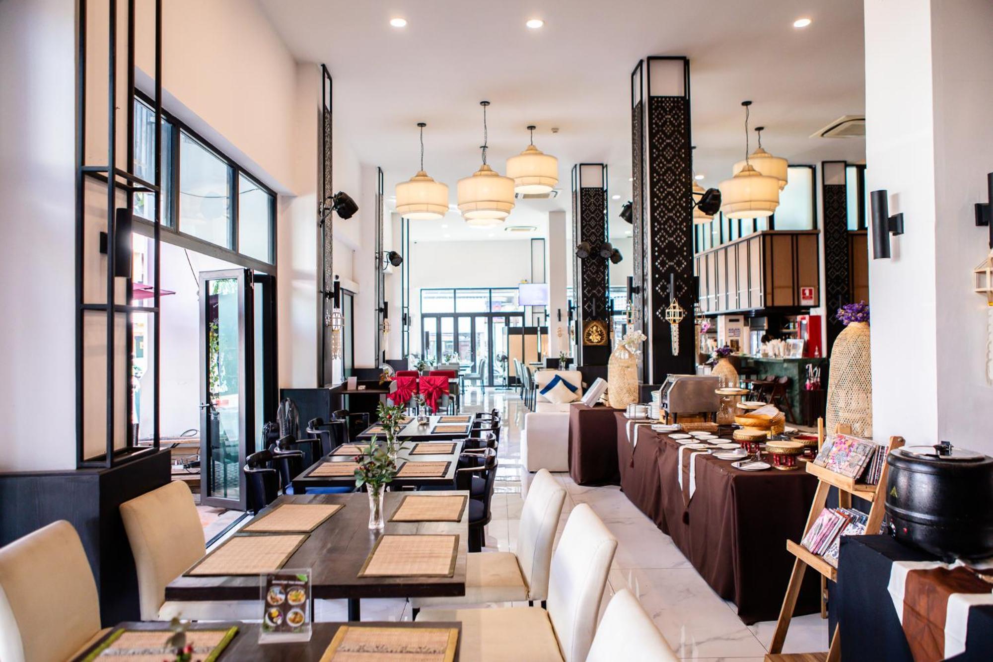 The Experience Walking Street Chiang Mai Hotel Bagian luar foto