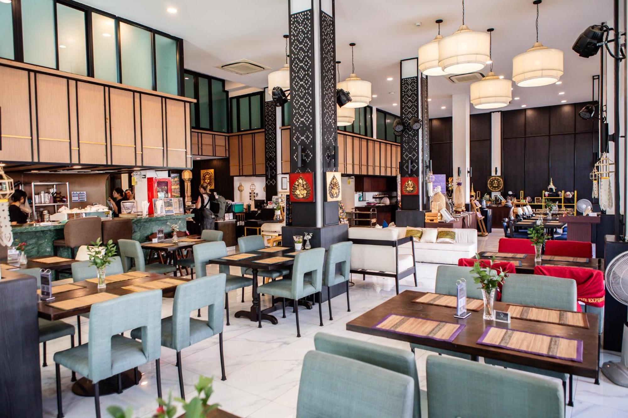 The Experience Walking Street Chiang Mai Hotel Bagian luar foto